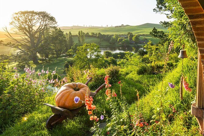 2 Day Hobbiton Waitomo Caves Raglan Private Tour from Hamilton - The Sum Up