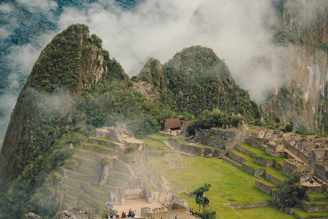 2-Day Machu Picchu and Rainbow Mountain Tour (Small group or Private) - Discovering Machu Picchu: The First Day
