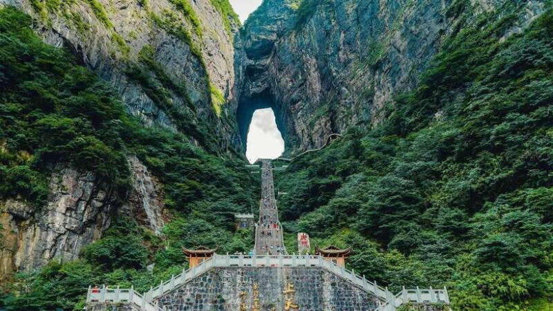 2-Day Private Zhangjiajie Tour to AVATAR & Tianmen Mountain - The Detailed Experience: What to Expect on This Zhangjiajie Tour