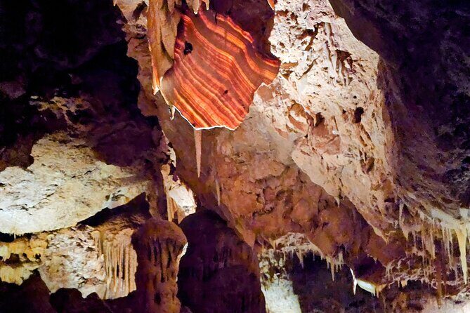 2 Day Tour Busselton Jetty, Ngilgi Cave to Valley of the Giants - FAQ