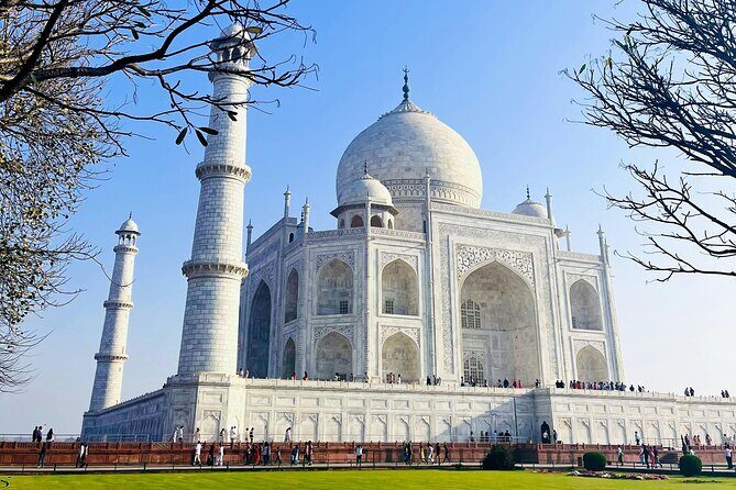2-Day Tour to Taj Mahal and Agra from Chennai with Both Side Commercial Flights - Discovering the Taj Mahal and Agra in Two Days: A Practical and Authentic Tour from Chennai