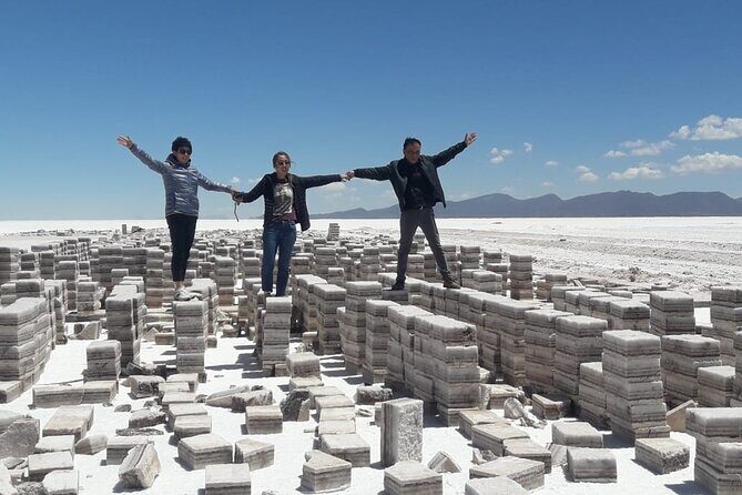 2-Day Uyuni Salt Flats - Including Laguna Colorada by Flight from La Paz - Who Might Want More?