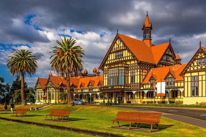 2 Day Waitomo Caves, Hobbiton Movie Set and Rotorua Tour from Auckland - Who Will Love This Tour?