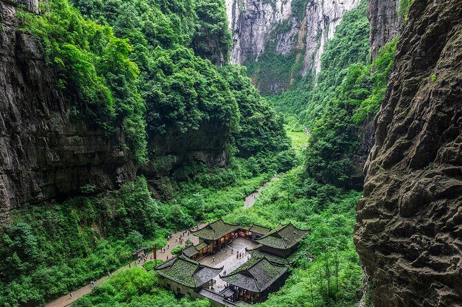 2 Day Wulong Private Tour Impression Show and Cave Hotpot - Key Points