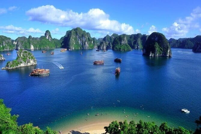 2 Days 1 Night Luxury Cruise Travel in Ha Long Bay - An In-Depth Look at the 2-Day Ha Long Bay Luxury Cruise