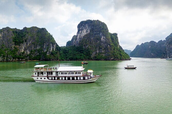 2 Days Cruise in Ha Long Bay, Heritage Discovery from Hanoi - Exploring Ha Long Bay in Style: A 2-Day Heritage Cruise from Hanoi