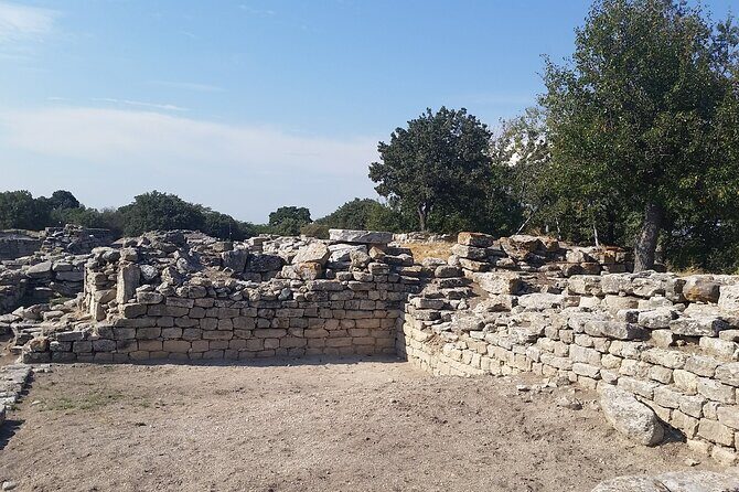 2-Days Gallipoli Troy Pergamon Acropolis Tour From Istanbul to Kusadasi - An In-Depth Look at the Tour Experience