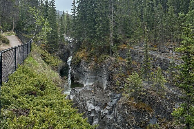 2 Days Luxury Guided Tour of Jasper National Park from Calgary - FAQs