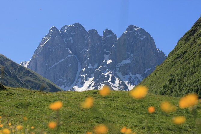 2 Days Private Tour to Kazbegi and Juta Village with Trekking - Key Points