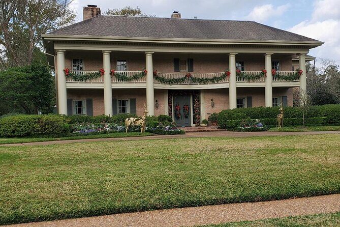2 Hour December Holiday Lights Tour - A Bright Holiday Experience in Houston: The 2 Hour December Holiday Lights Tour