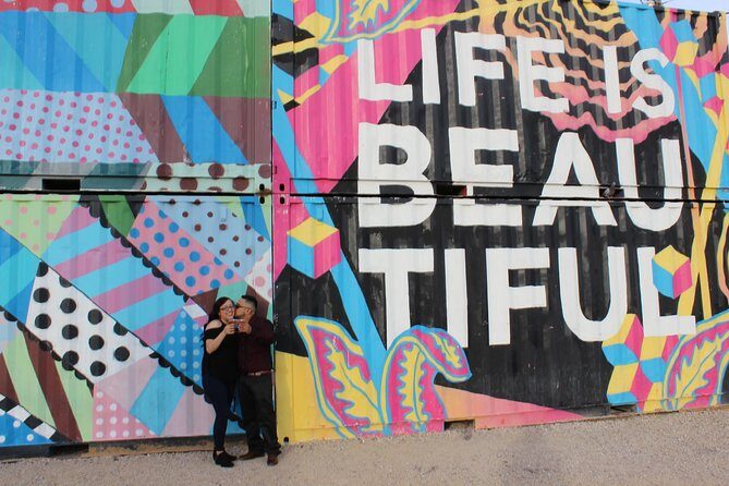 2-Hour Fremont Walking Tour with Photos and Champagne - Key Points