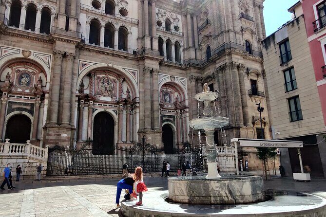 2-Hour French Guided Walking Tour in Malaga - FAQ