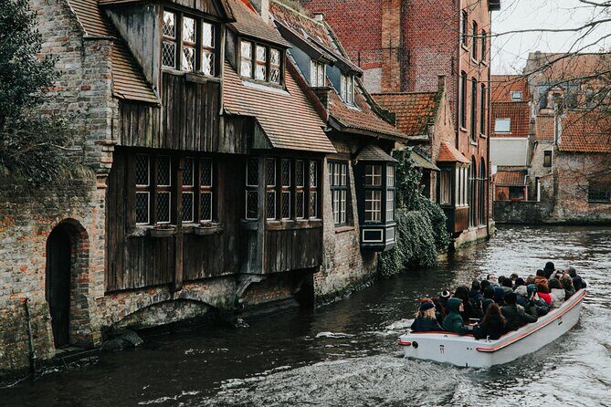 2-Hour Historical Walking Tour in Bruges with Praline Included - Authenticity and Value