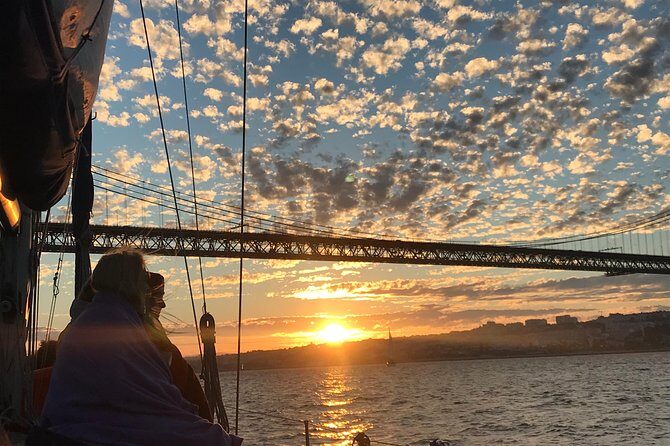 2 Hour Lisbon Sunset and Wine Sailing Tour - Authentic Insights from Travelers