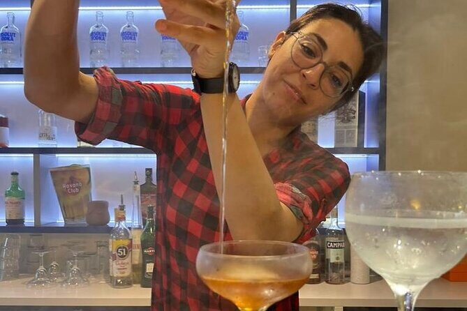 2-Hour Mixology Lesson with Professional Bartender in Milan - A 2-Hour Mixology Lesson with a Pro Bartender in Milan: A Practical and Fun Introduction to Italian Cocktails