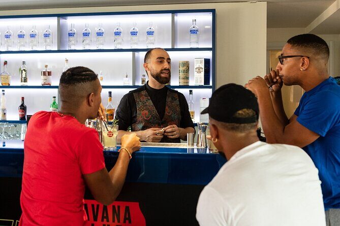 2-Hour Mixology Lesson with Professional Bartender in Milan - Key Points