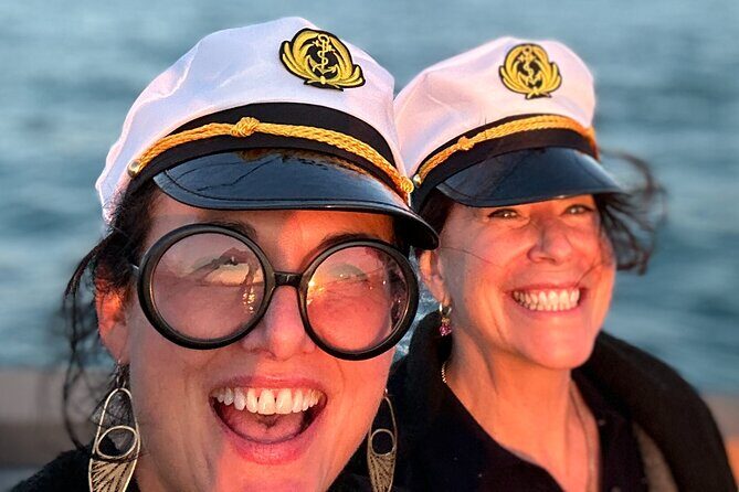 2 Hour Private Guided Luxury Electric Cruise on Detroit River - A Closer Look at the Detroit Electric Waterway Tour