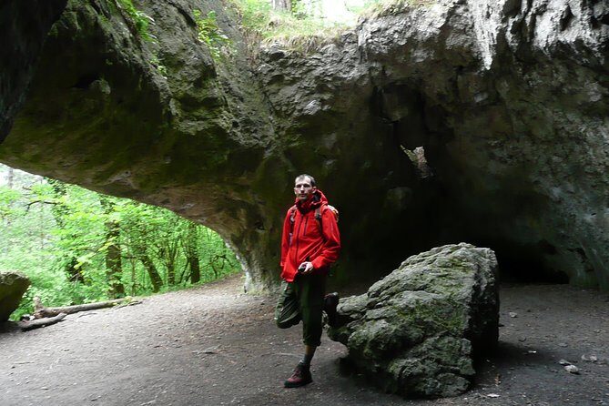 2-Hour Private Hiking Tour Helenental Castles Hike from Vienna - Key Points
