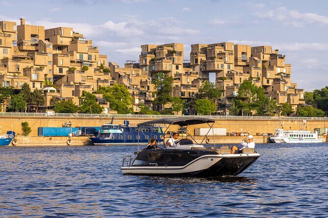 2-Hour Private Montreal Boat Cruise - Key Points