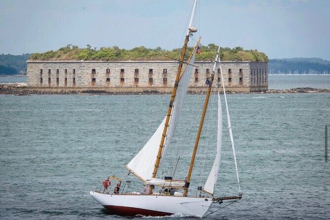 2-Hour Private Morning Charter on Heart's Desire in Casco Bay - Key Points