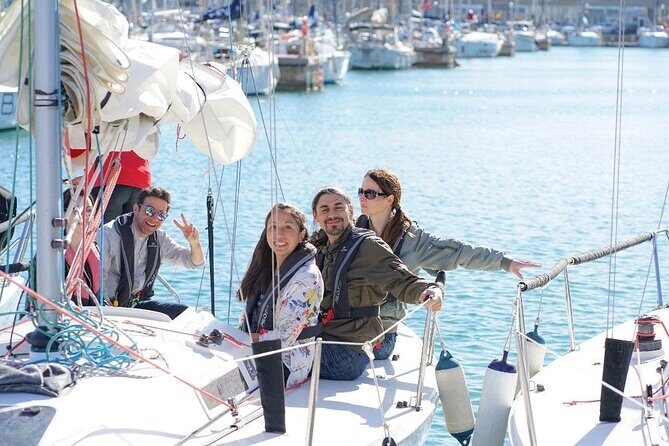 2 hour Sailing Experience on J80 Racing Yacht in Barcelona - An In-Depth Look at the Barcelona Sailing Experience