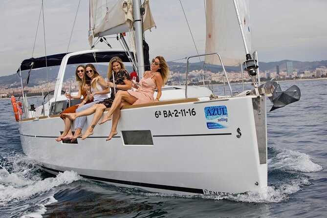 2-Hour Sailing Tour in Barcelona with Open Bar & Snacks - Key Points