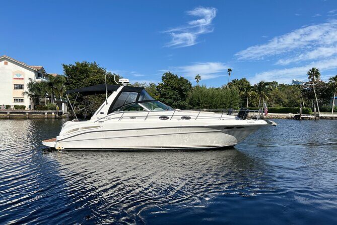 2 Hour Serenity and Scenic Yacht Tour with Champagne - A Deep Dive into the 2-Hour Serenity and Scenic Yacht Tour with Champagne