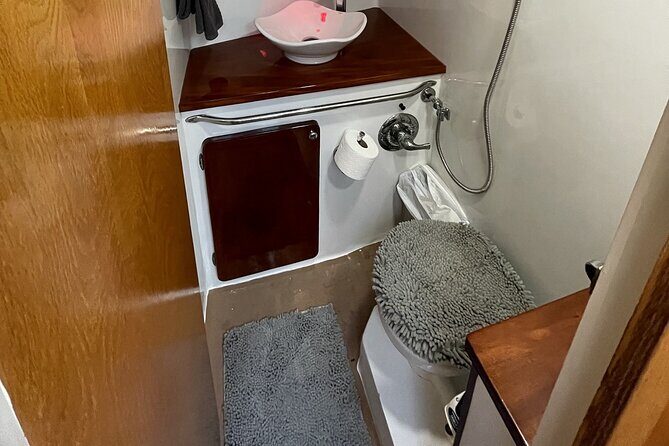 2-Hour Sunset Sailing With Wine In Stock Island - Who Should Consider This Tour?