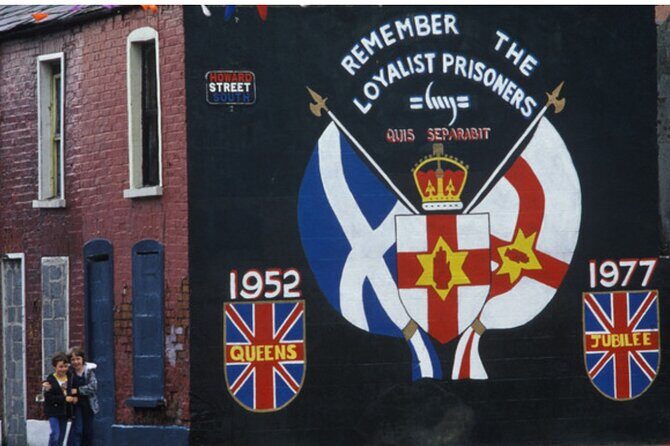 2 Hour Terror and Mural History Belfast taxi Private Tour - Exploring Belfast’s Troubled Past in Comfort and Style