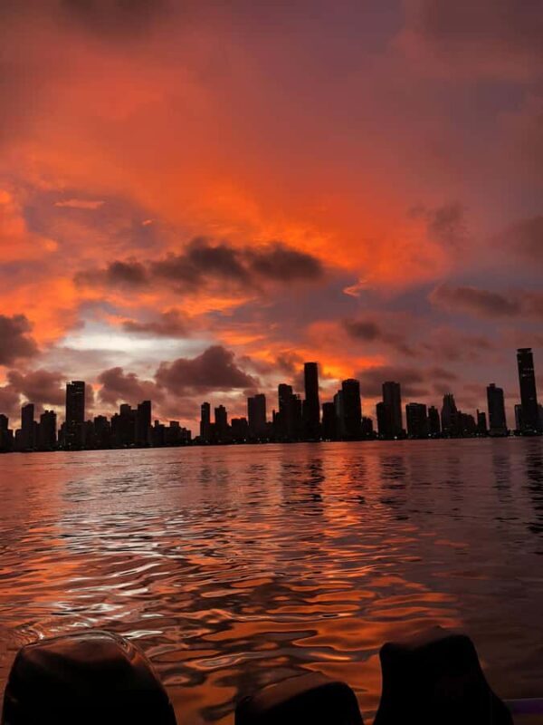 2-hour tour in Cartagena Sunset View in party boat - An In-Depth Look at the Cartagena Sunset Party Boat Experience