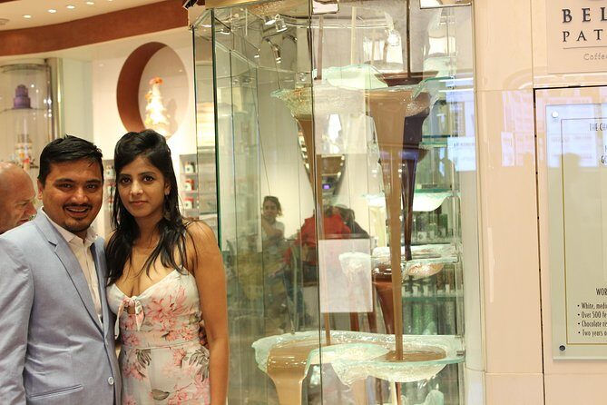 2-Hour Vegas Strip Walking Tour with Photos,Champagne & Vintage Vegas Goody Bags - Who is This Tour Best For?