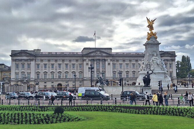 2 Hour Walking Tour from Buckingham Palace to Big Ben - Authenticity and Satisfaction