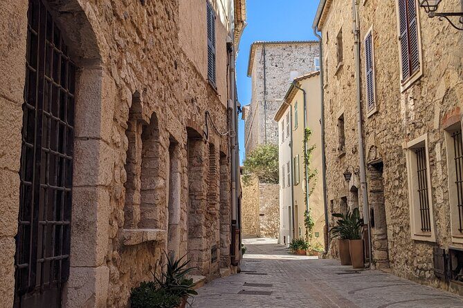2 Hour Walking Tour in the Old Town of Antibes - Why This Tour Stands Out