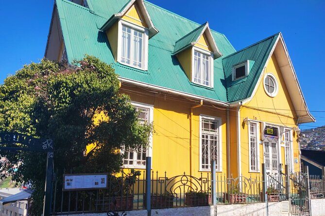 2 Hour Walking Tour in Valparaiso - Final Thoughts: The Best Value for a First Glimpse