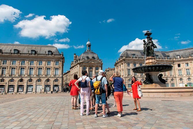 2-Hour Walking Tour of the Citys Iconic Sights and History - Key Points