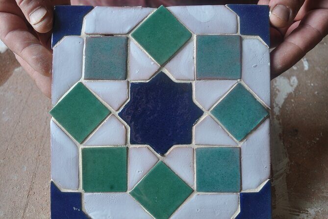 2 hours Craft workshop "The Alhambra with your hands" - Exploring the Hands-On Craft Workshop in Granada