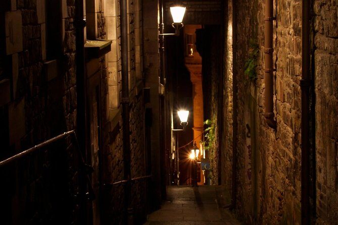 2 Hours Ghost Tour - English Tour Guide - Who Should Consider This Tour?