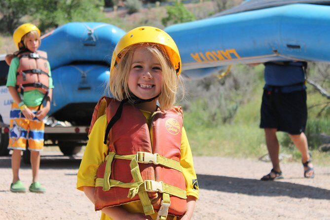 2-Hours Glenwood Springs Short and Mild Family Raft Trip - Location and Logistics
