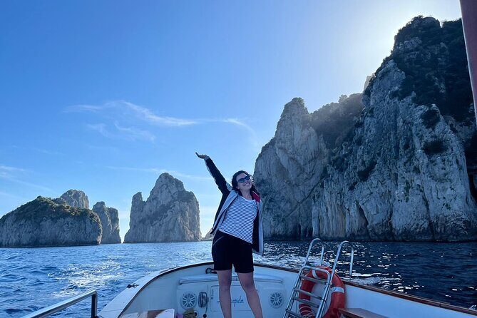 2 Hours Guided Sunset Tour of the Island of Capri with Aperitif - FAQ