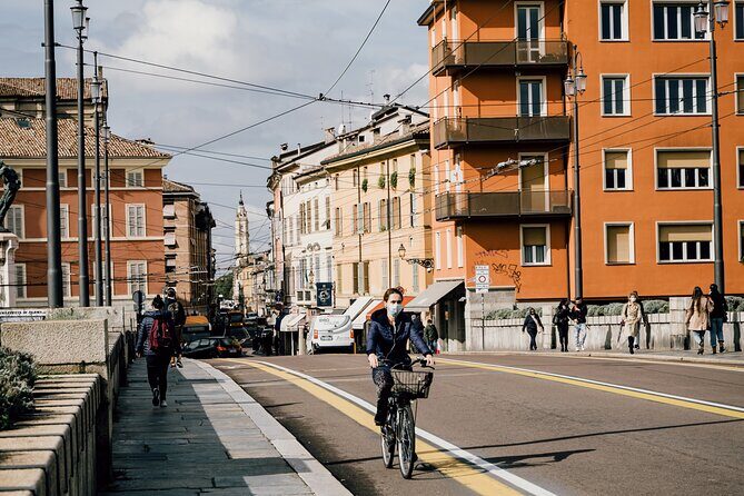 2 Hours Guided Walking Tour in Parma with Culinary Stop - In The Sum Up