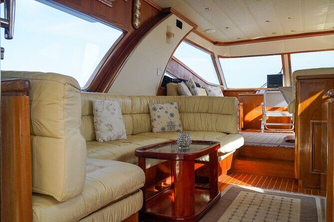2-Hours Luxury Private Yacht Cruise on Bosphorus Istanbul - Exploring Istanbul’s Bosphorus in Style