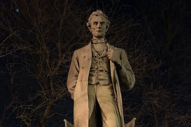 2 hours Private Evening Walking Tour with the Ghosts of Chicago - Who Will Love This Tour?