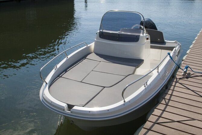 2 Hours Rent Boat SuBacco Lake Como - Who Should Consider This Tour?
