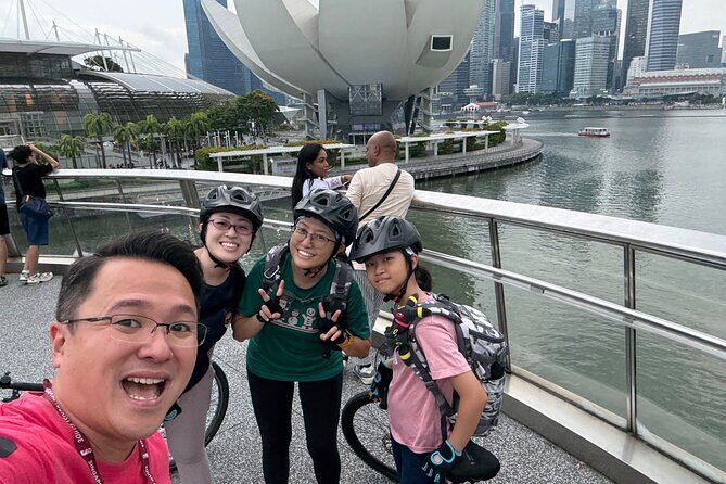 2 Hours Sunset Bike Tour and Garden Rhapsody Show - Who Should Consider This Tour?