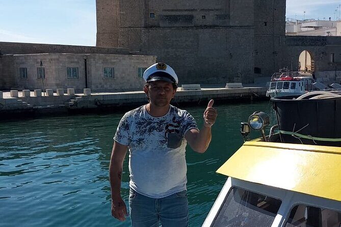 2 hours tour on boat to Polignano a mare - Key Points
