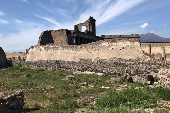 2 Hours Walking Tour in Pompeii with an Archaeologist - Discovering Pompeii with a Knowledgeable Guide