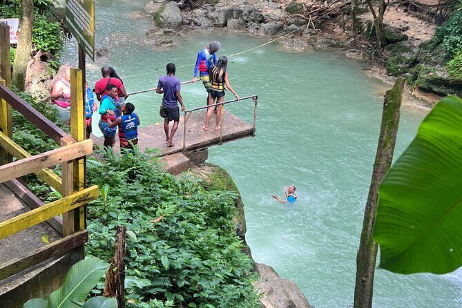 2-in-1 Nature Thrill  Blue Hole + Dunns River Experience - FAQ