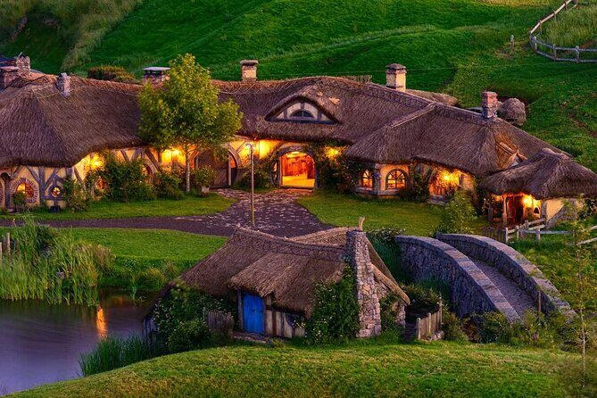 2 Night Auckland - Arrival Option with Hobbiton and Waitomo Caves - Discovering Auckland and Beyond in Just Three Days