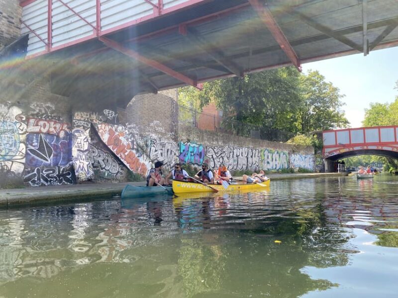 2 seater Canoe Rental in Ladbroke Grove - Experience the Serenity of London from a Canoe in Ladbroke Grove