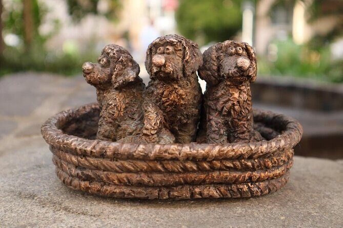 20 Dog-statues in Budapest - a unique tour - A Deep Dive into the Budapest Dog-Statues Tour